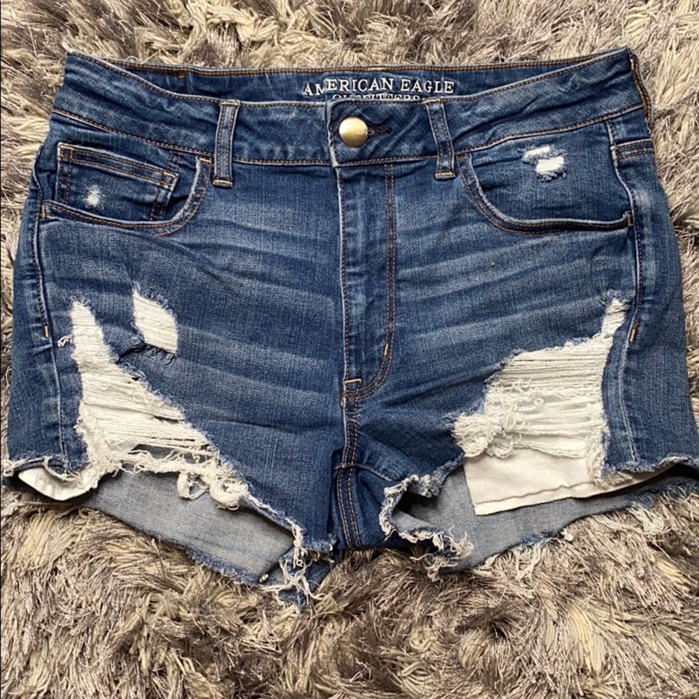 DISTRESSED JEAN SHORT - AMERICAN EAGLE